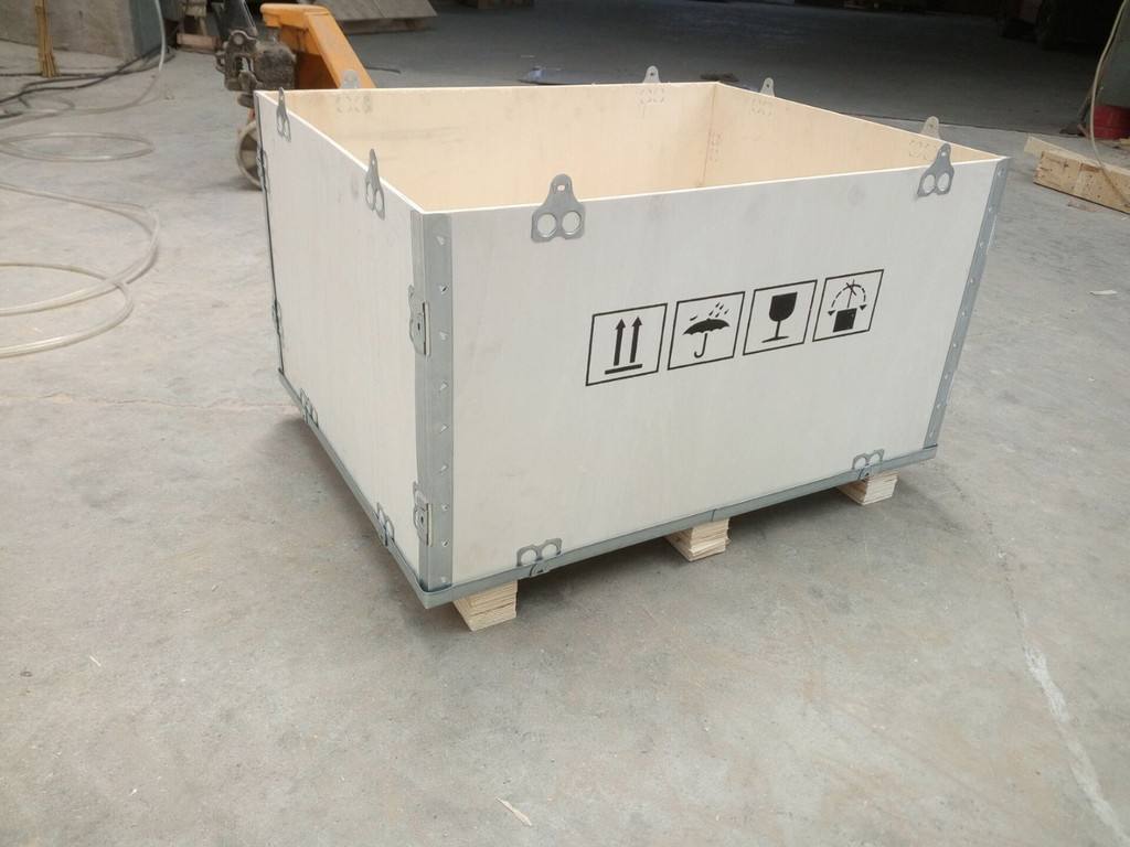 重庆客户制作钢带木箱(图2)
